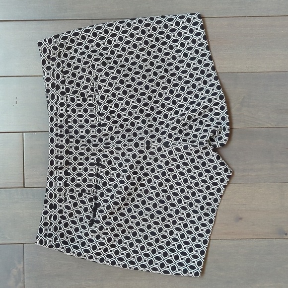 Banana Republic Size 2 Shorts - Picture 7 of 9